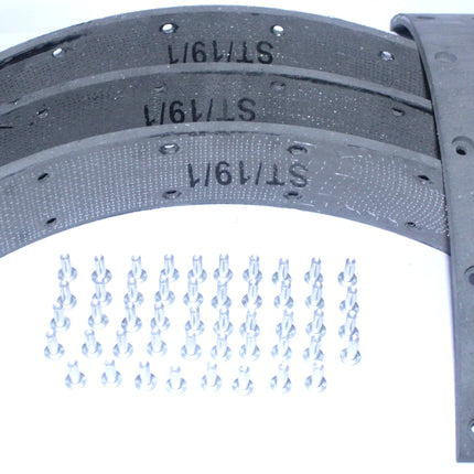 STY 1ST O/S RUBBERISED BRAKE LINING MF ST/19/1-1/32 WITH RIVITS STY 3327