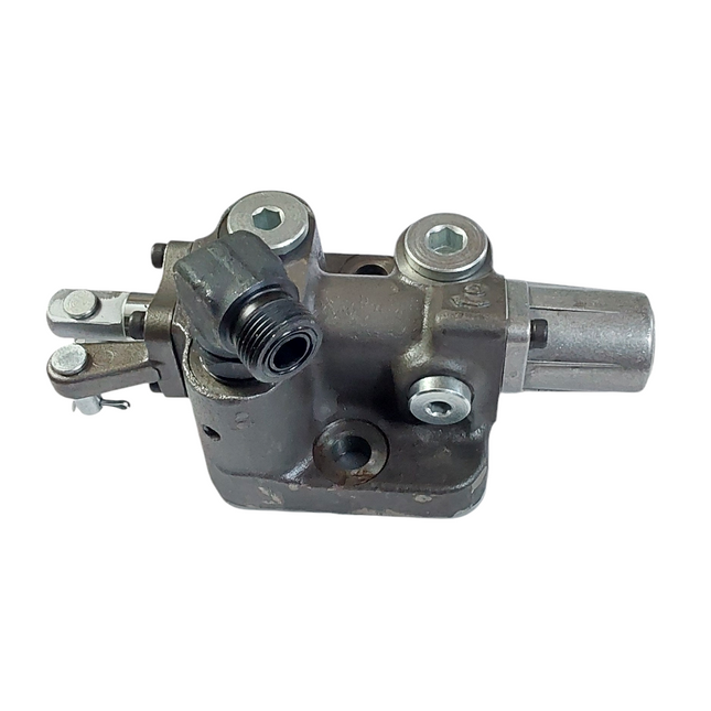 HYD DISTRIBUTOR TAFE 9000/9500 DOUBLE ACTION WITH 1 ELBOW & 1 PLUG STY 651