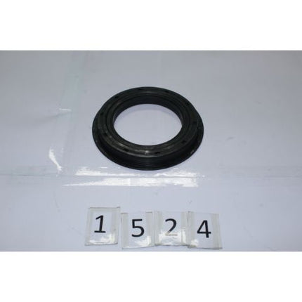 REAR AXLE SEAL MF 241 / J-SERIES (MEDIUM) STY 3284